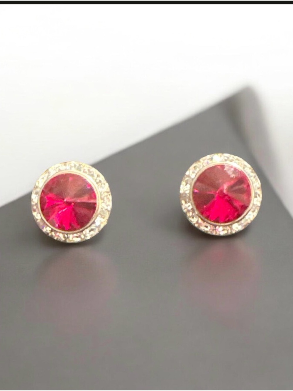 Women’s Gold Plated Red Crystal Stud Earrings Clip on
474
